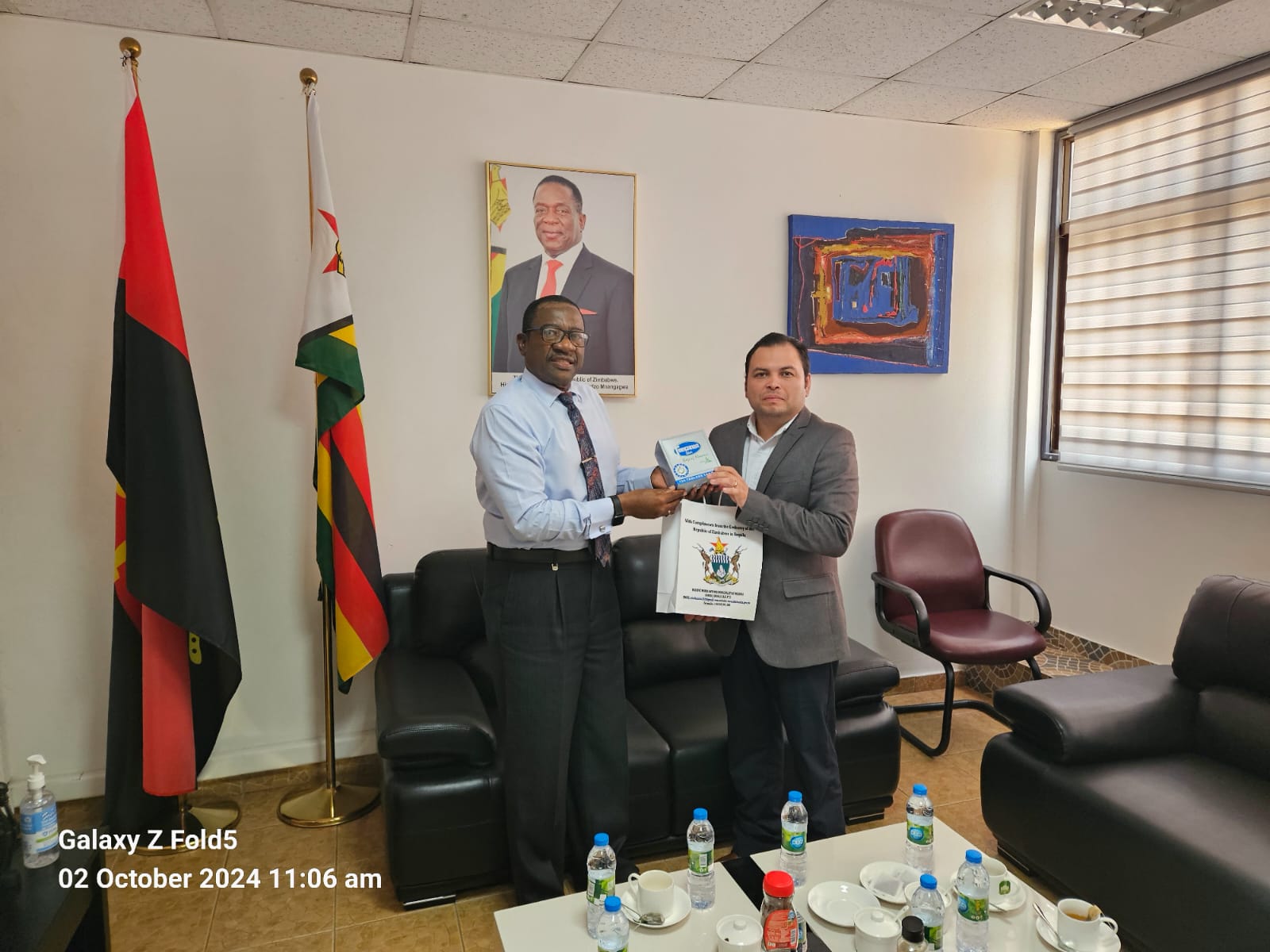 Receiving the Charge d Affairs of Nicaragua, Mr Carlos Soares